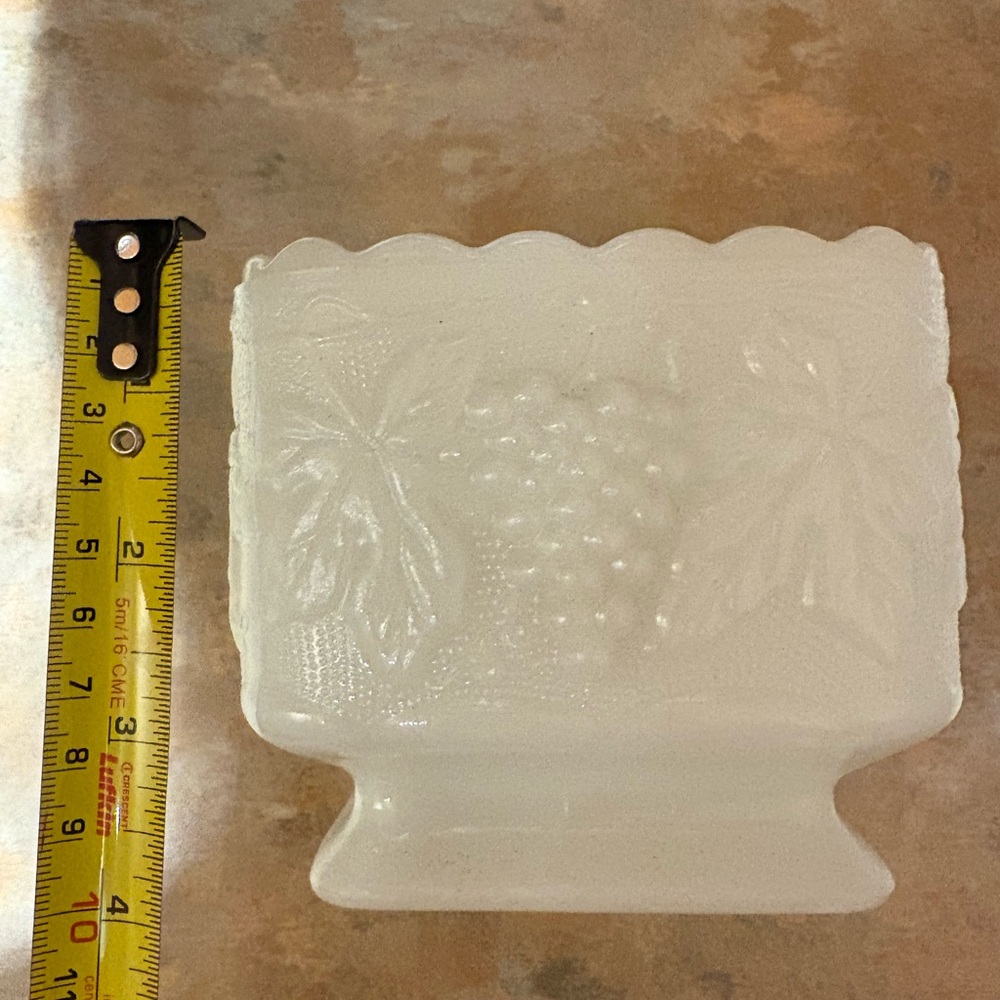 vintage Anchor Hocking milk glass Dish - Picture 2 of 7